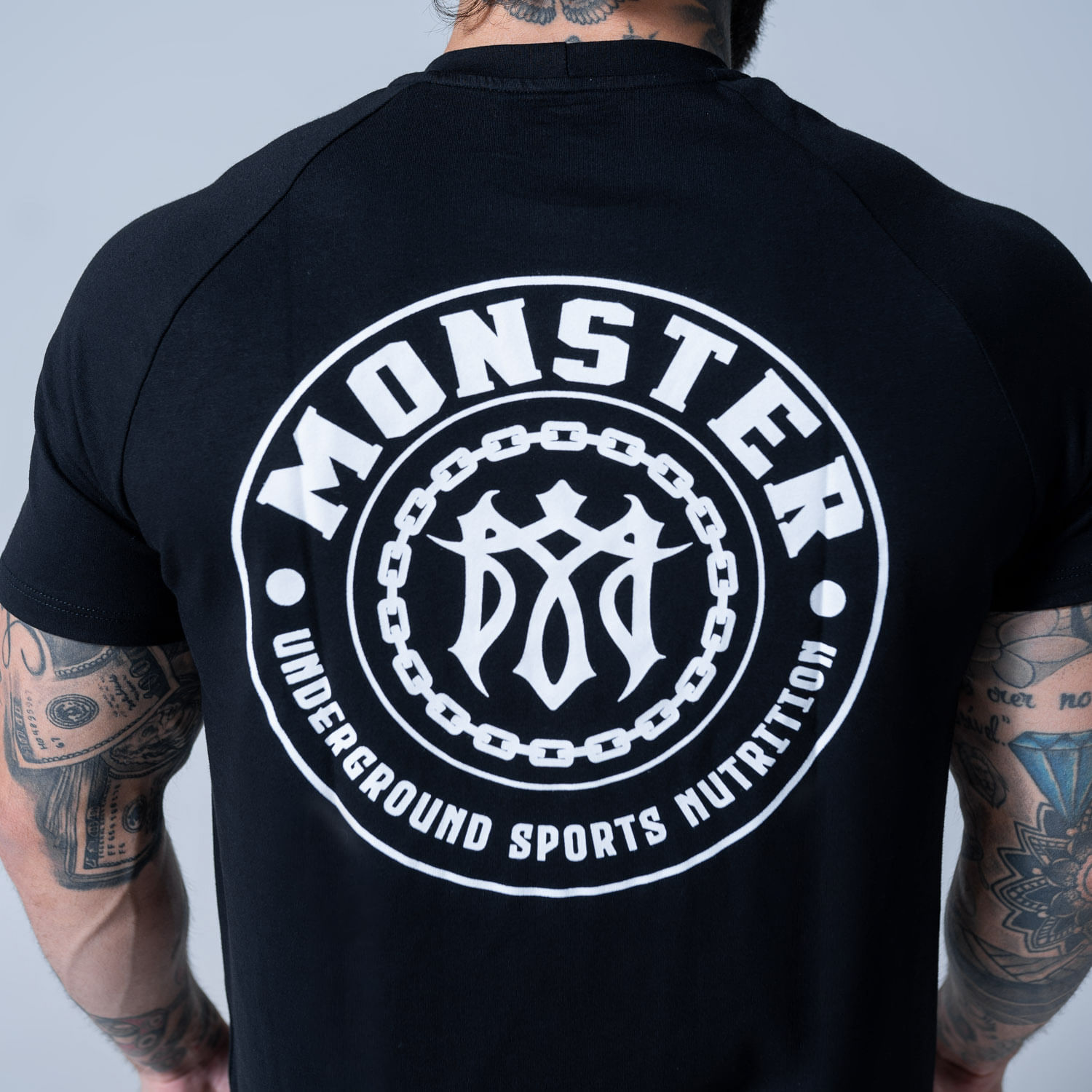 camiseta-raglan-long-monster-preto-masculino-m