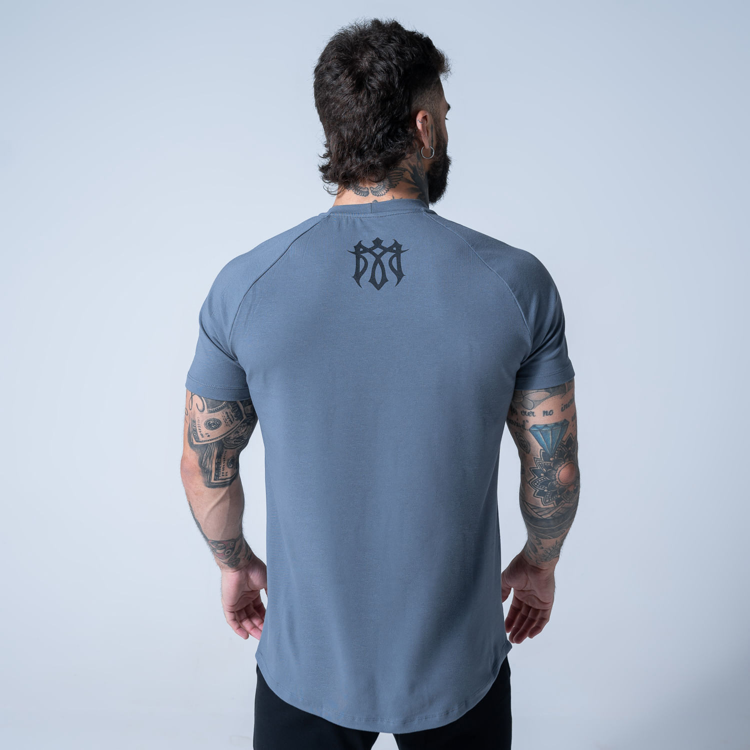camiseta-raglan-monster-retangulo-chumbo-masculino-p